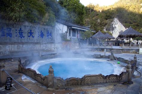  白雲山！壮大な自然と温泉の癒やしの楽園へようこそ！